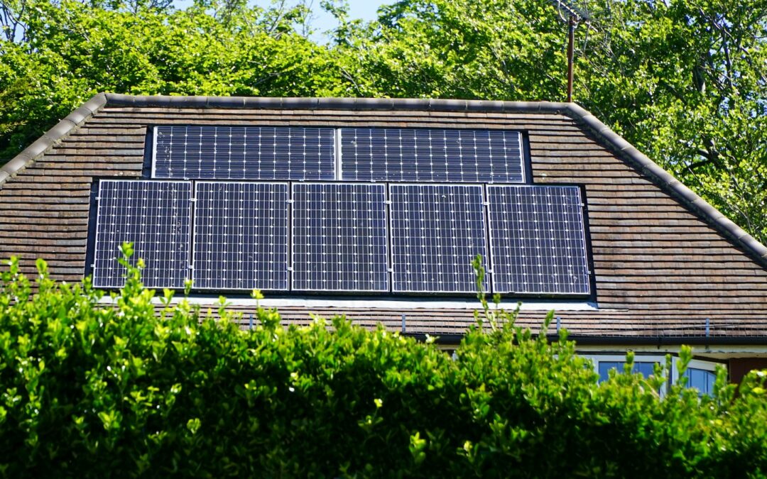Réparation étanchéité de Panneaux Solaires sur toiture en tuiles à Epagny