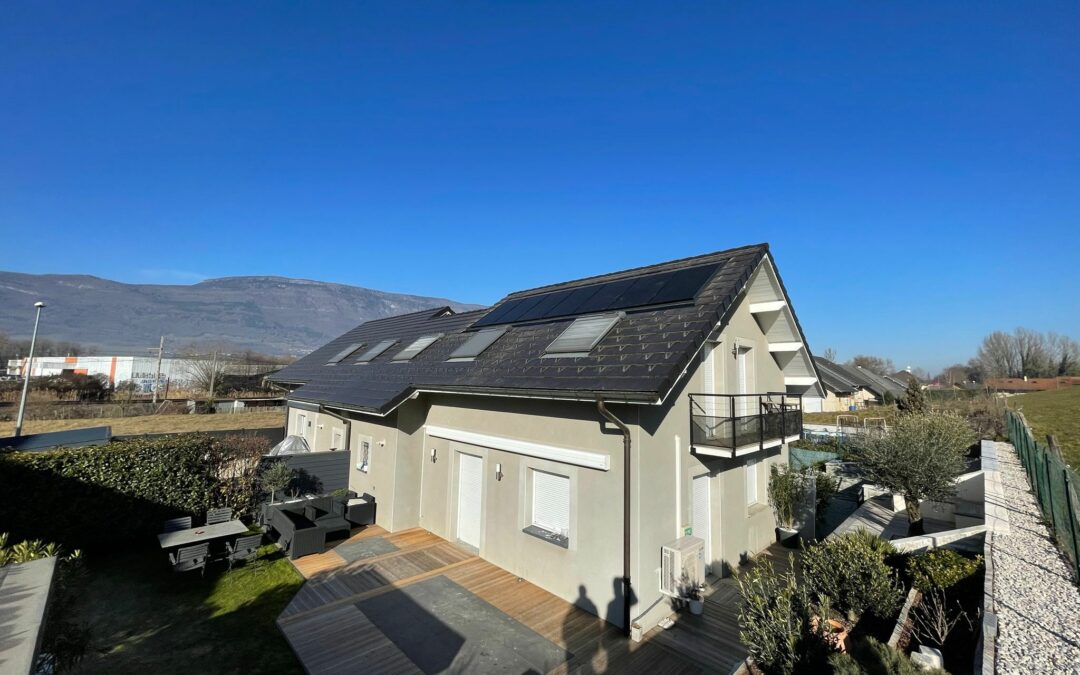 Installation de 6 kW de Panneaux Solaires sur toiture Ardoise à Chambéry