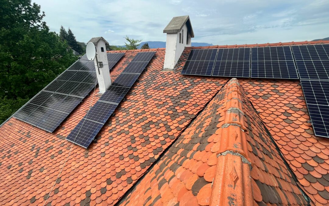 Installation de 21 Panneaux Solaires en Surimposition à Grenoble